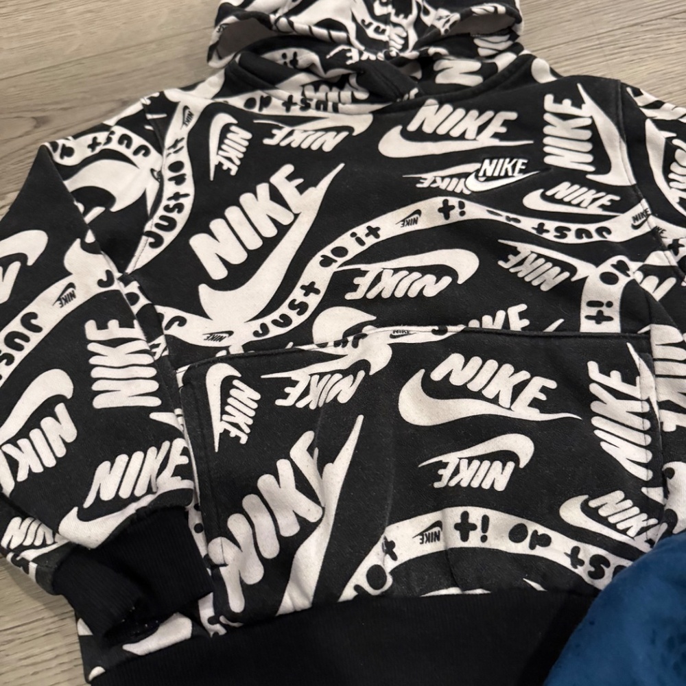 Boys size 5 Nike clothing - Picture 8 of 10